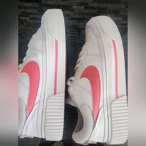 Women's Nike Court legacy platform